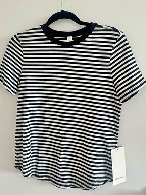 NWT Lululemon Love Crew Size 4 Black/White Striped
